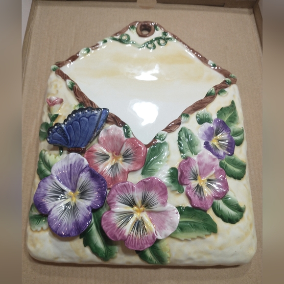 Wall Pocket Planter w/ Colorful Floral Design,  7 .75 "by 10.5 "and a 1/2" - Picture 2 of 14